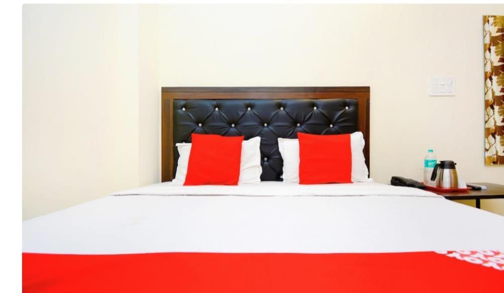 Hotel Golden Height Чандигарх Экстерьер фото